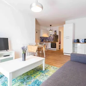 Appartement Superbe T4 Joliette 67m2+clim+balcon, Marseille